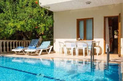 Limyros Ortak Havuzlu Villa