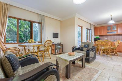 Limyros Ortak Havuzlu Villa