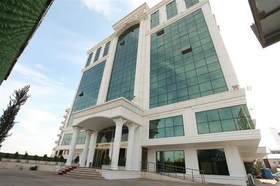 The Ci̇ty Walls Sui̇t Otel