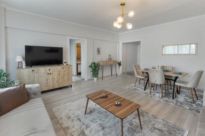 Modern Central 2BR Apt. in the Hearth of the City