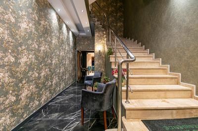 Solo Residence Hotel