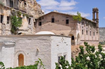 Cemil Köyü Cave House
