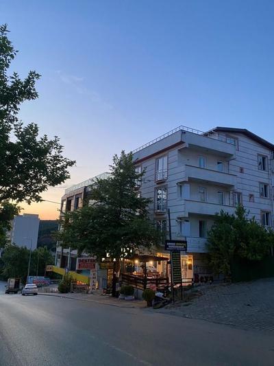 Kırmızı Beyaz Apart