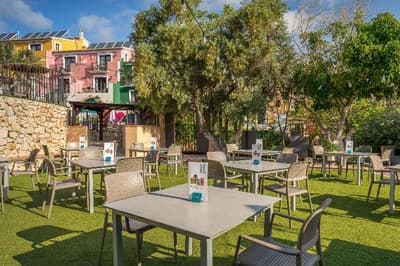 Occidental Pueblo Acantilado