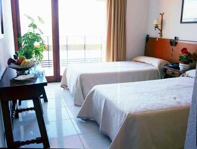 Apartamentos Torre de la roca