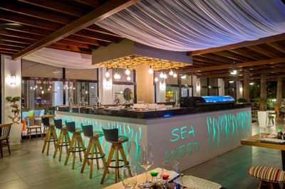 Cavo Maris Beach Hotel