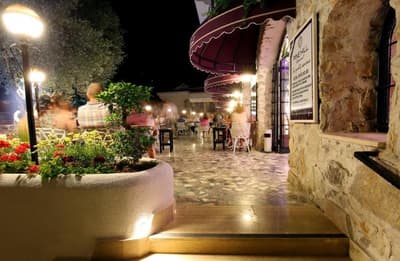 The Pine Hill Hotel & Suites