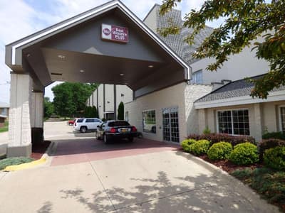 Best Western Plus Longbranch Hotel & Convention Ce