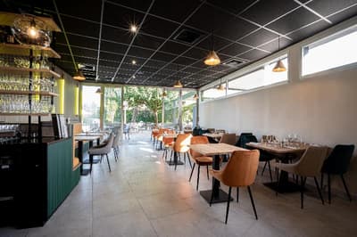 PoMo Hotel & Restaurant
