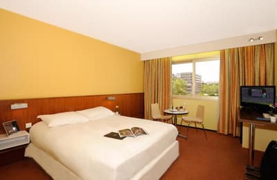 Hotel Des Congres by Arteloge