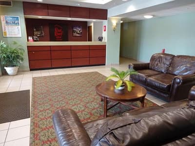 Red Roof Inn & Suites Indianapolis Airport