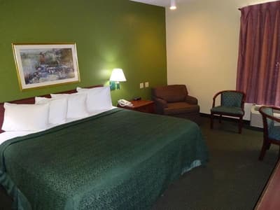 Red Roof Inn & Suites Indianapolis Airport