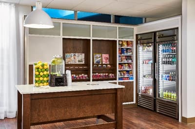 Holiday Inn Alexandria - Carlyle by IHG