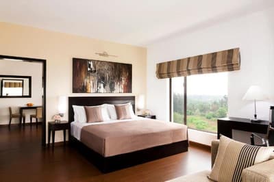 Vivanta Colombo Airport Garden