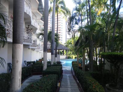 El Tropicano