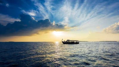 Sheraton Maldives Full Moon Resort & Spa