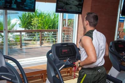 Dubai Marine Beach Resort & Spa