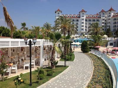 Serenis Hotel