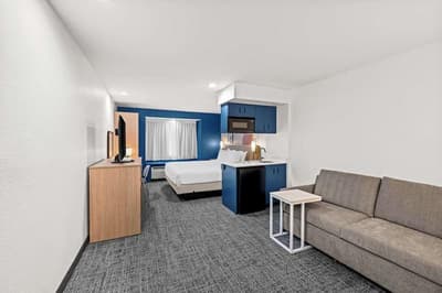 Spark by Hilton Sterling Dulles Airport