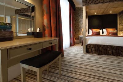 Best Western Plus Burlington Hotel