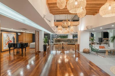 Napa Mermaid Hotel & Suites