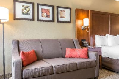 Comfort Inn & Suites Aberdeen Near APG