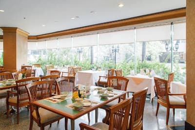 Grand Diamond Suites Hotel