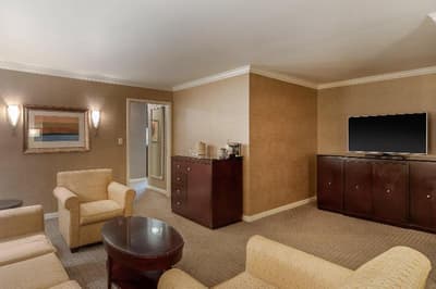 Renaissance Dallas North Hotel