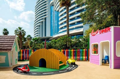 Le Méridien Al Aqah Beach Resort