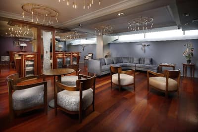 Hispanos 7 Suiza Apartament-Restaurant