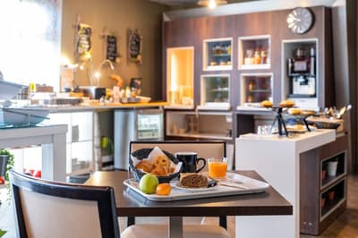 B&B HOTEL Calais Terminal Cité de l'Europe 4 Etoil