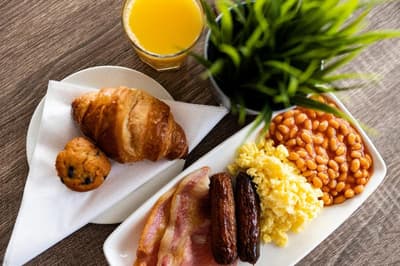 Holiday Inn Express Cardiff Airport