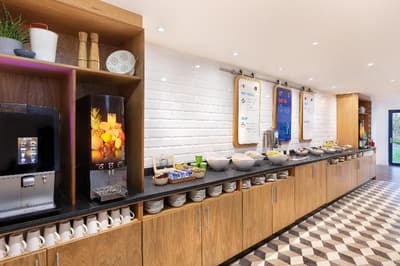 Holiday Inn Express Strathclyde Park M74 JCT 5