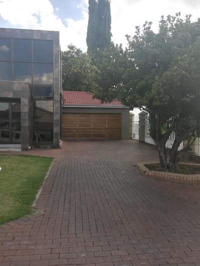 Lalela House