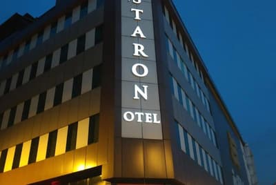 Staron Hotel