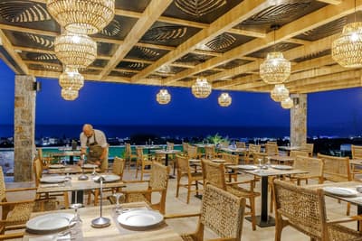 Deos Luxury Suites