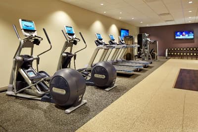 Hilton Long Beach & Executive Meeting Center