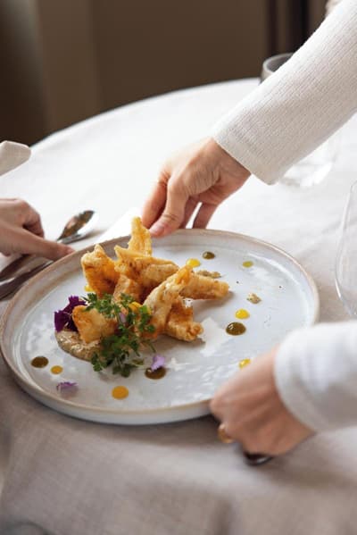 Serra Boutique Ha Tel