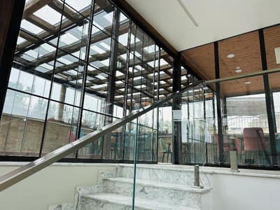 Parliament Hotel & Restaurant