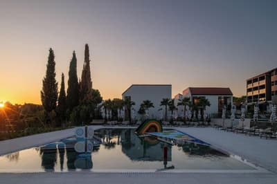 Molum Hotel & Residences