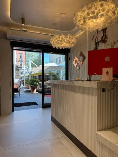 Apeiro City Avant-garde