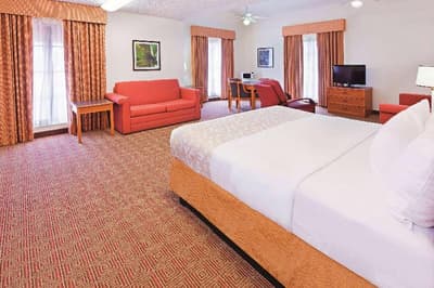 Super 8 San Antonio Near SeaWorld Ingram Park