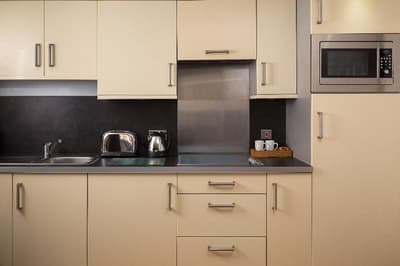 Roomzzz Leeds City West