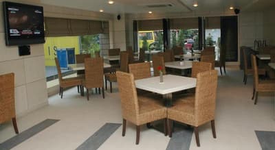 Iris - The Business Hotel and Spa