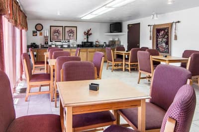 Bridgeway Inn & Suites Portland Airport