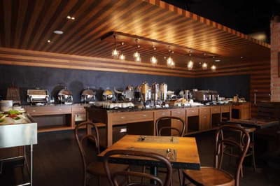 Rambuttri Village Inn & Plaza