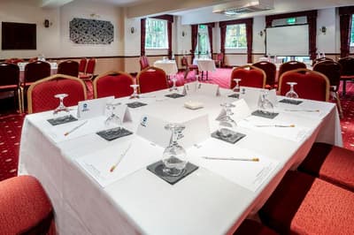 The Oaks Hotel