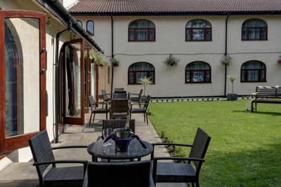 Everglades Park Hotel