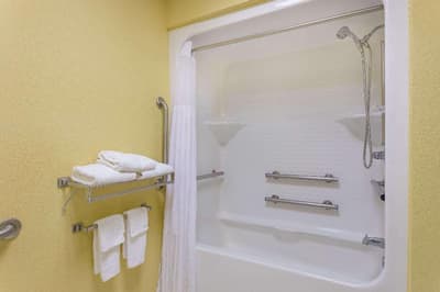 Baymont Inn And Suites Fayetteville