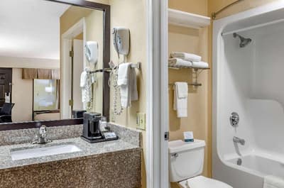 Quality Inn Hillsville Area